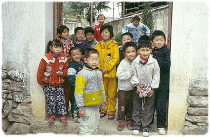 china03.jpg - Schulkinder im Huang Shan