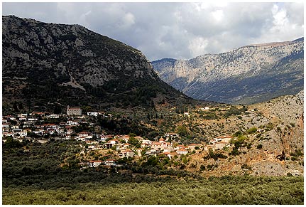 2269_i.jpg - Landschaft nördlich von Delphi