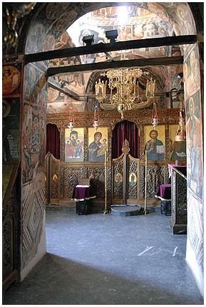 2318_i.jpg - Im Meteora-Kloster Agios Triada