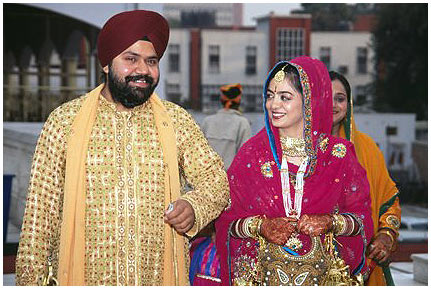 Delhi_3_i.jpg - Hochzeitspaar im Sikh-Tempel in Delhi