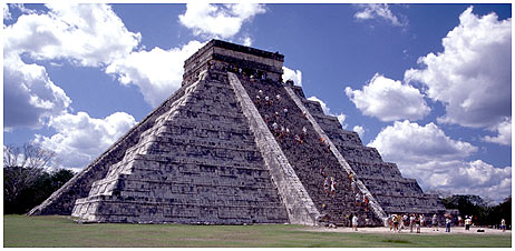 Mex-03.jpg - Der Tempel des Kukulcán in Chichén Itzá