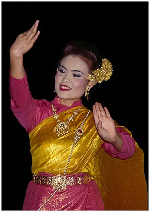 Thai6.jpg - Tänzerin in Bangkok