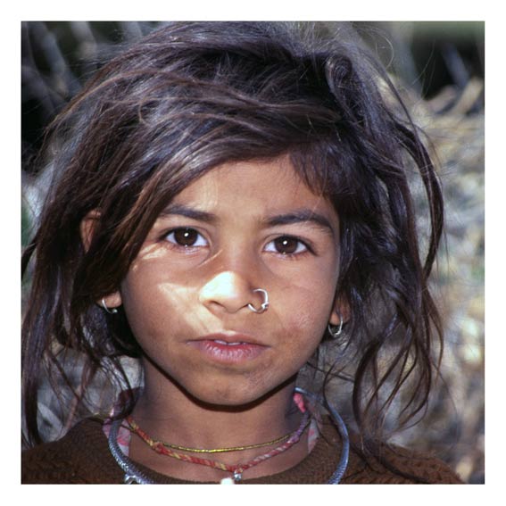 Indien_Maedchen-mit-Nasenrin.jpg - Mädchen mit Nasenring in Osian (Indien)