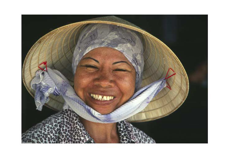 Vietnam_Lachende-Frau.jpg - Lachende Frau in Da Nang (Vietnam)