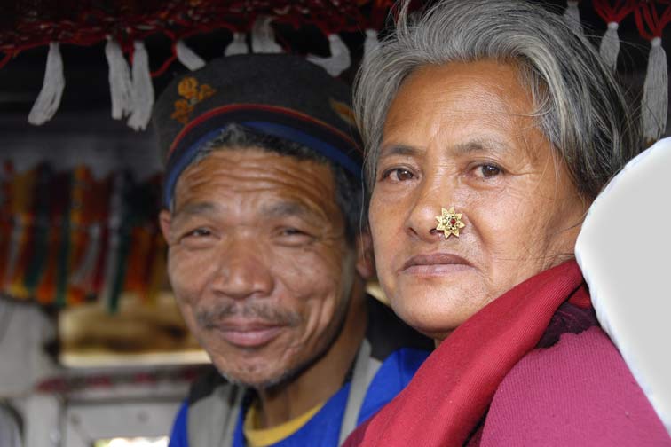 014_NEP0677_i.jpg - Im Omnibus von Pokhara nach Kathmandu